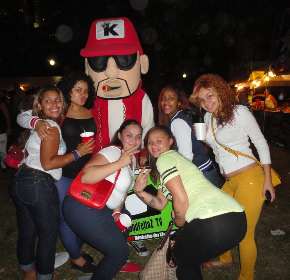 Lil Gunz Does The Puerto Rican Festival In Newark, NJ